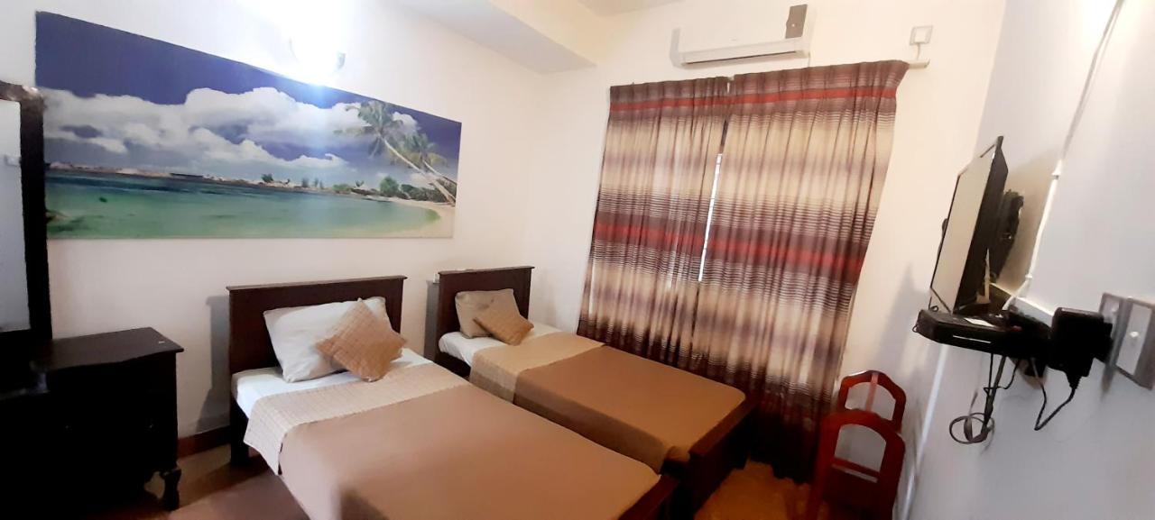Hotel 100 Dehiwala-Mount Lavinia Eksteriør bilde
