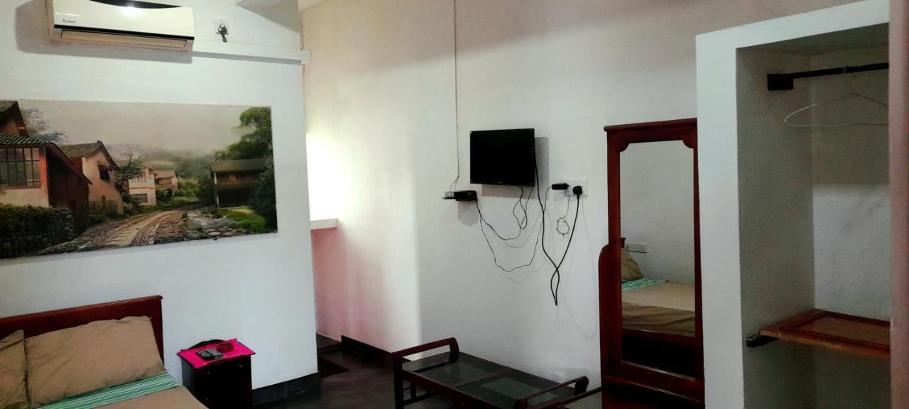 Hotel 100 Dehiwala-Mount Lavinia Eksteriør bilde