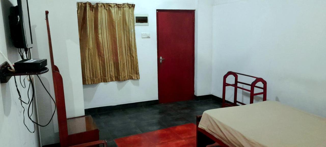 Hotel 100 Dehiwala-Mount Lavinia Eksteriør bilde