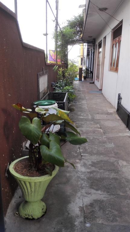 Hotel 100 Dehiwala-Mount Lavinia Eksteriør bilde