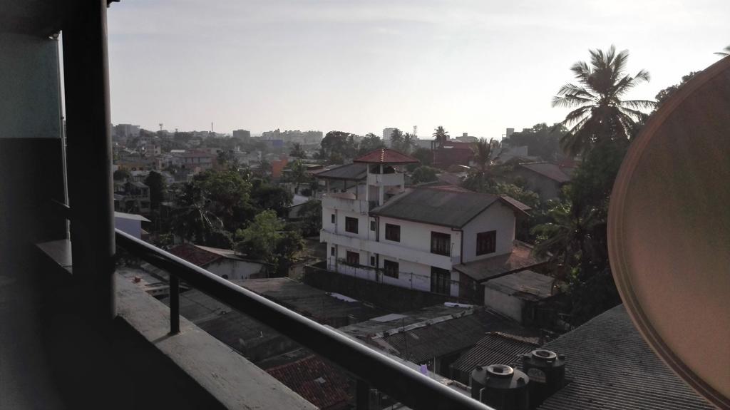 Hotel 100 Dehiwala-Mount Lavinia Eksteriør bilde